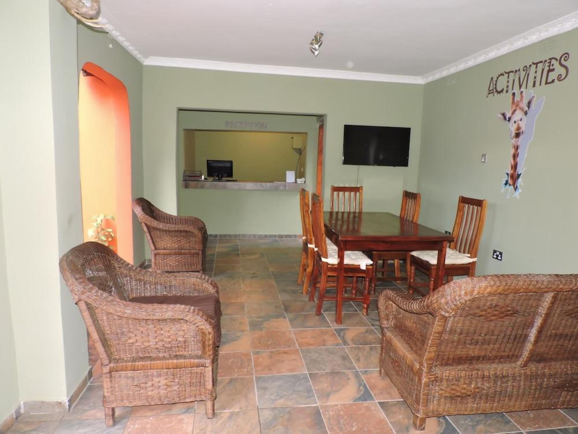 Café Zambezi House Of Africa - Hostel 7/15