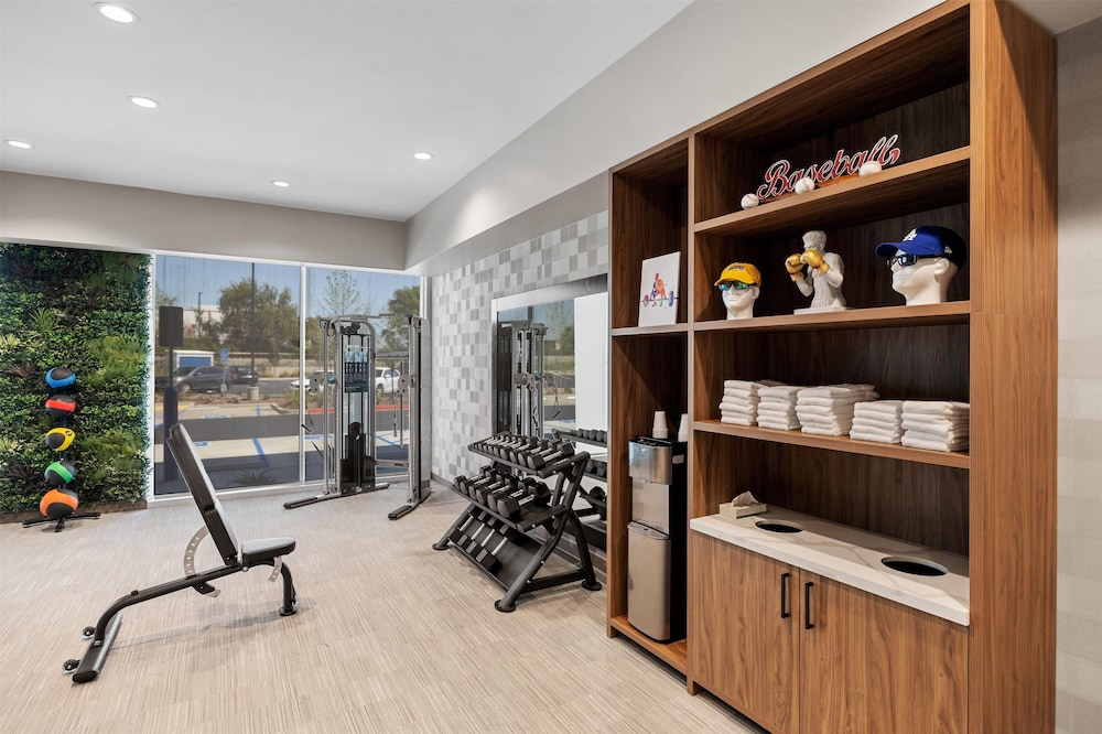 La Quinta Inn and Suites by Wyndham La Habra 38/60