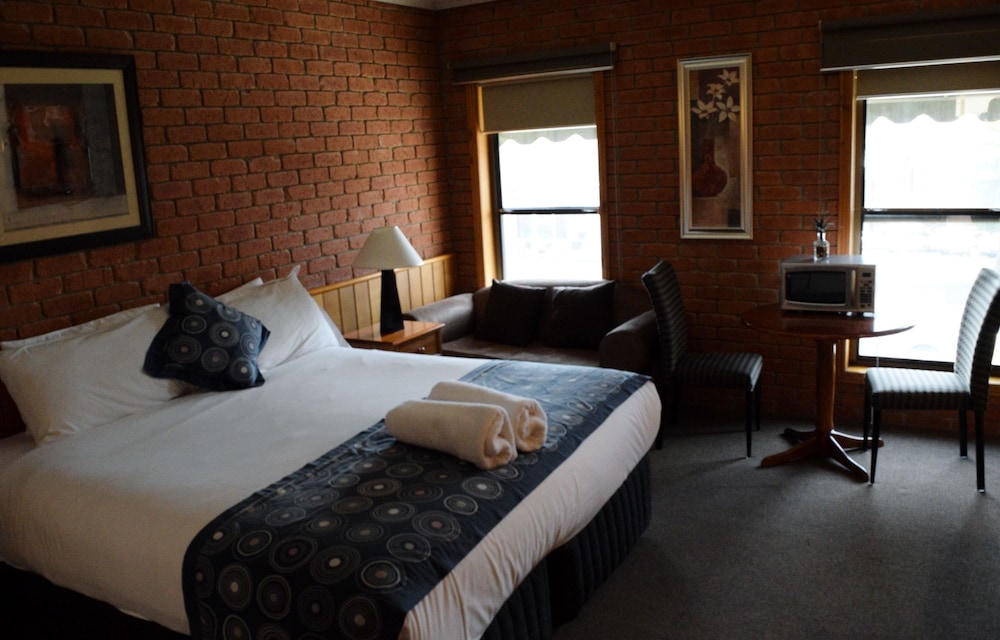 Bakery Hill Motel 25/35