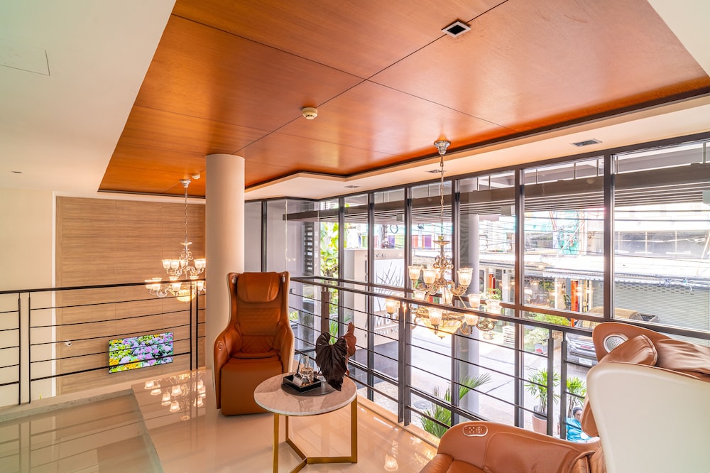 AMBER BOUTIQUE SILOM 40/50