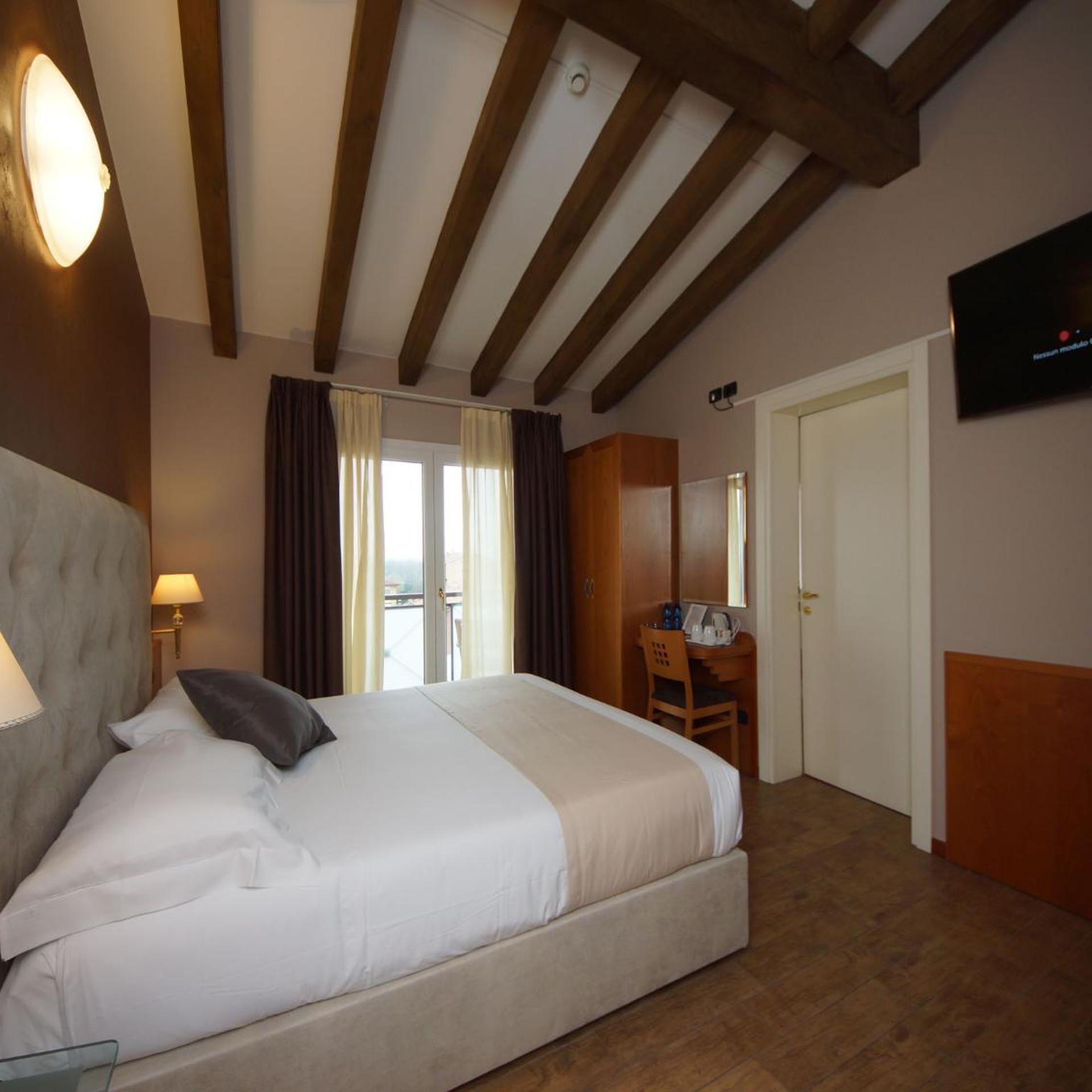 Room, Single, Balcony
