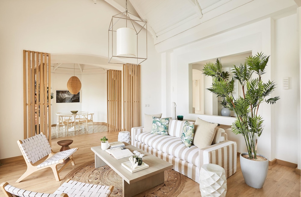 LUX Grand Gaube Resort and Villa 55/80