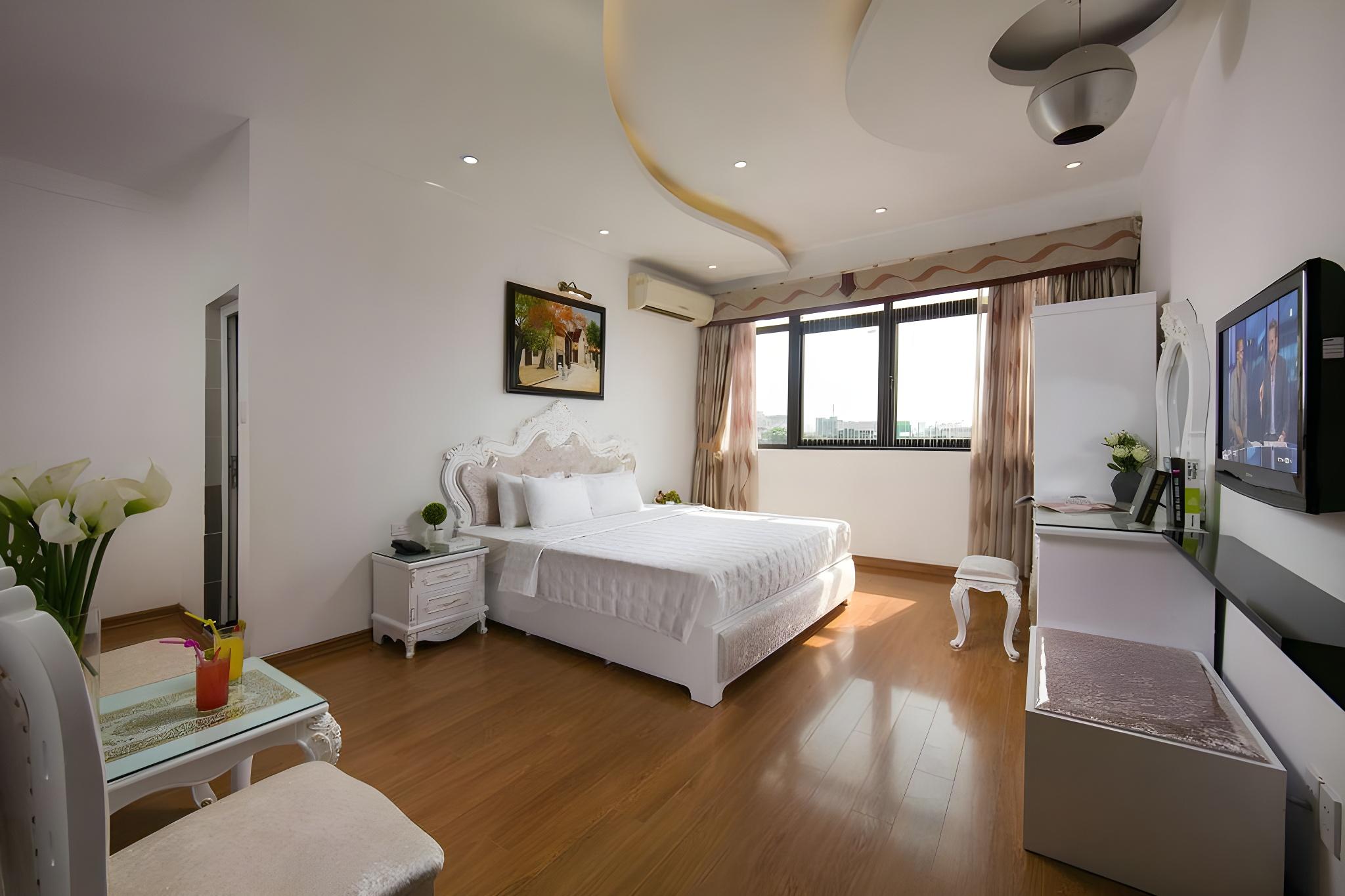 Oriental, City or Lake View