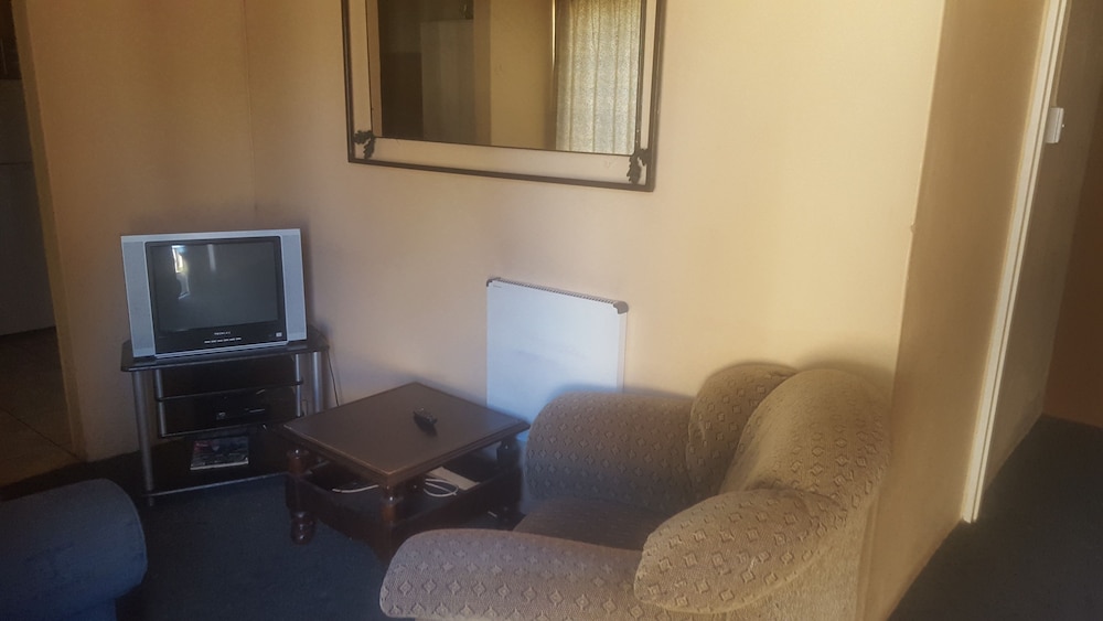 African Sky Guest House 25/50