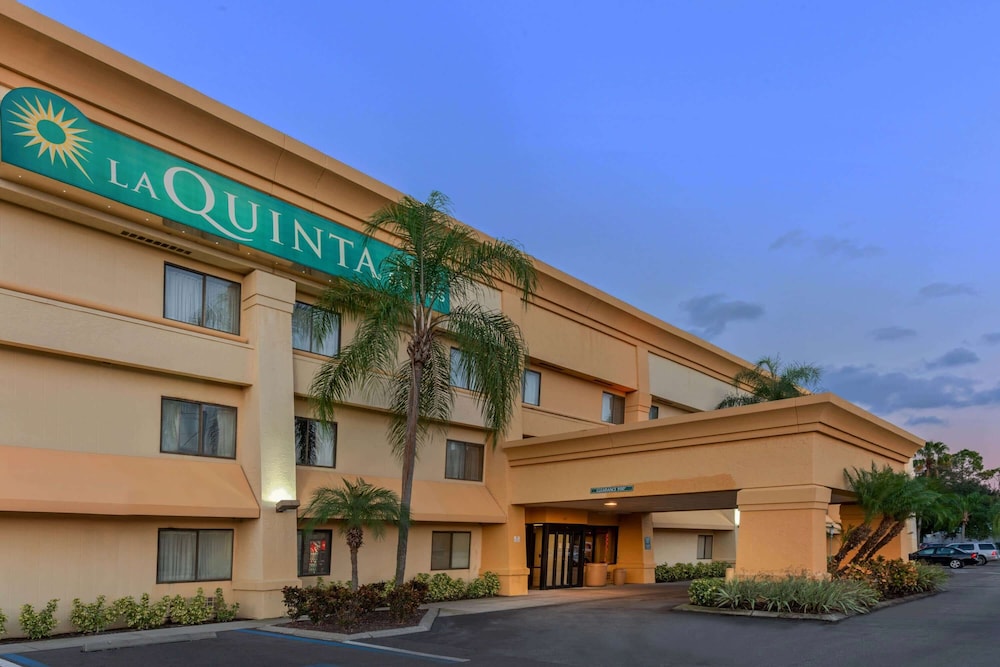 La Quinta Inn And Suites By Wyndham Tampa Brandon West 1/53