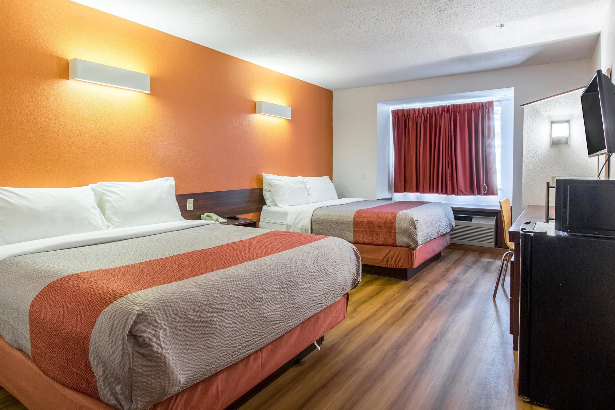 Deluxe, 2 Queen Beds