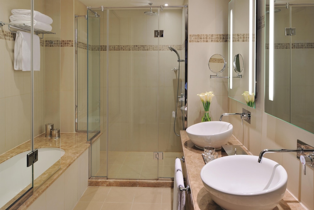 Avani Deira Dubai Hotel 43/46