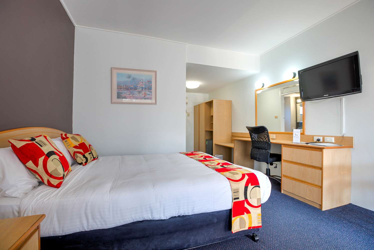 Deluxe, Queen Bed