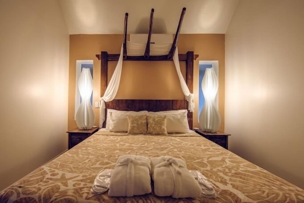 Crown Beach Resort and Spa - Adults Only 20/69