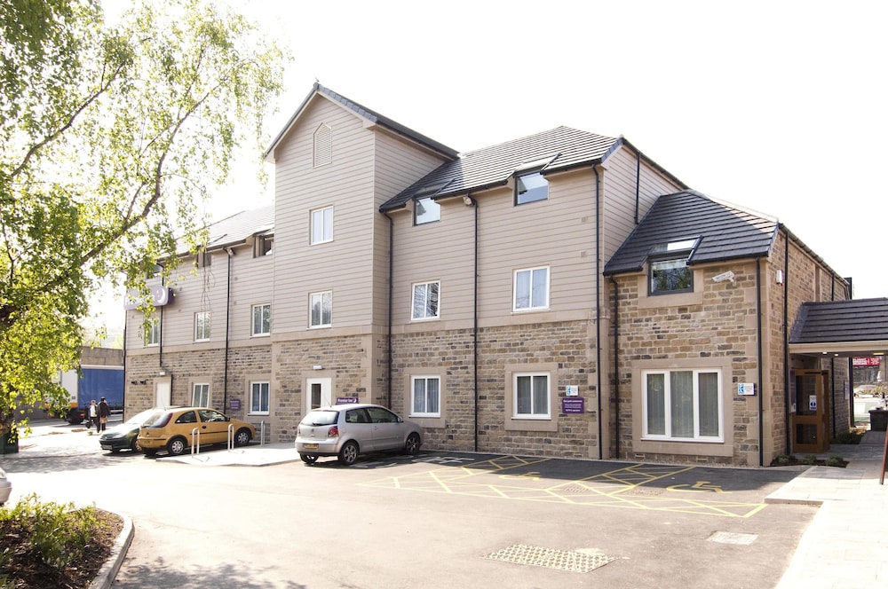 Premier Inn Huddersfield Central 33/36