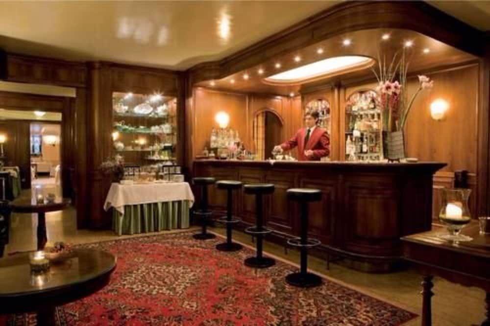 Hotel Regina Adelaide 32/50