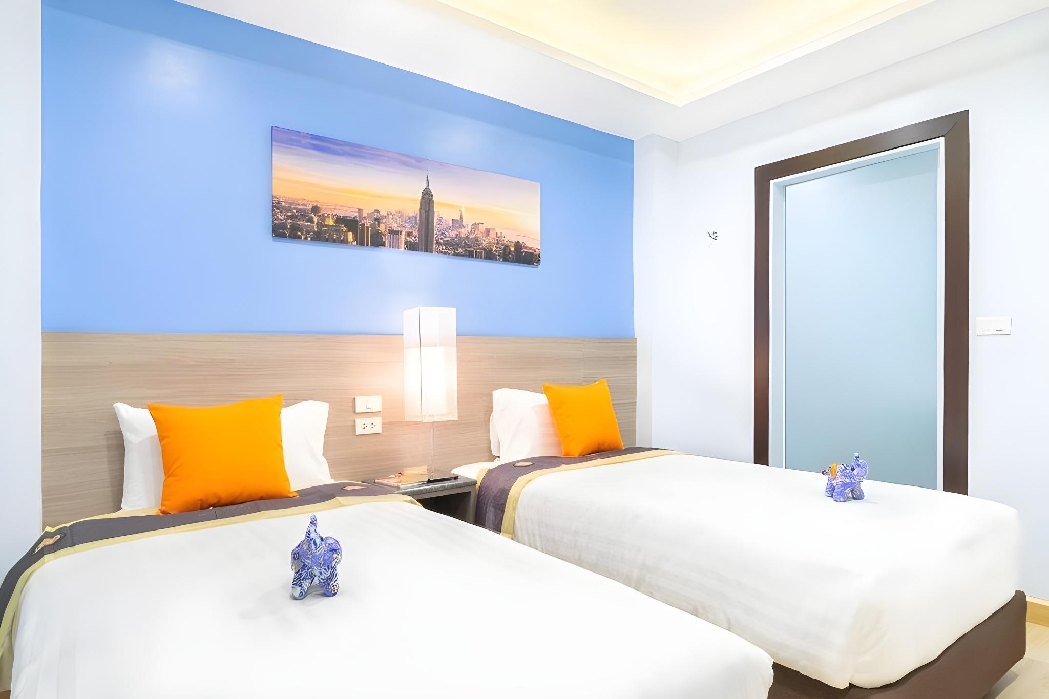 M Room, Queen and Twin Beds