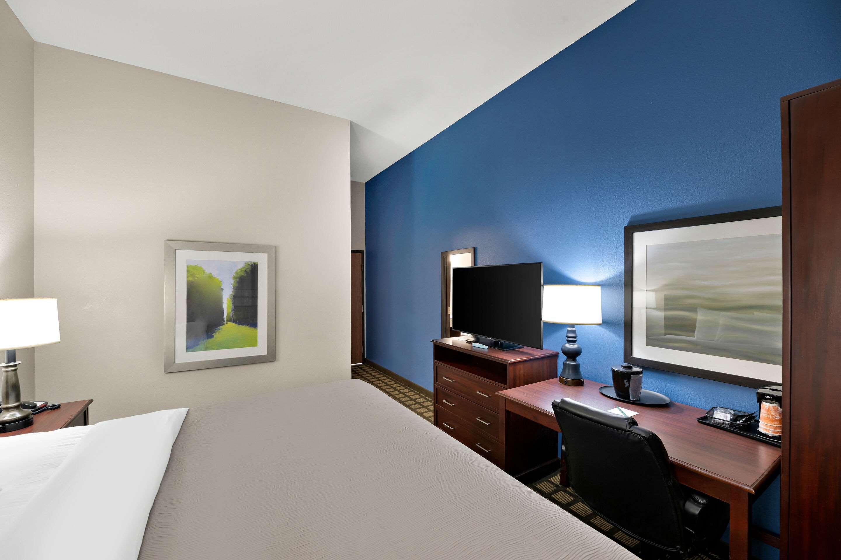 Suite, Accessible, Quality Inn & Suites Big Spring 6/6