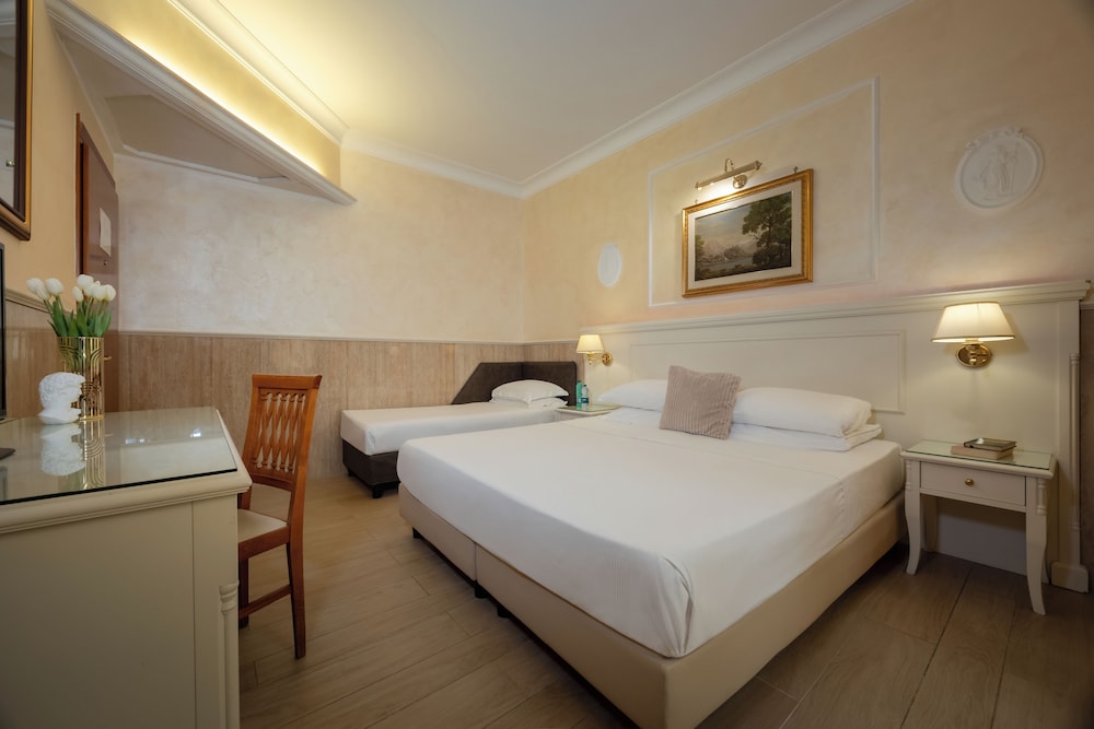 ROOM, TRIPLE