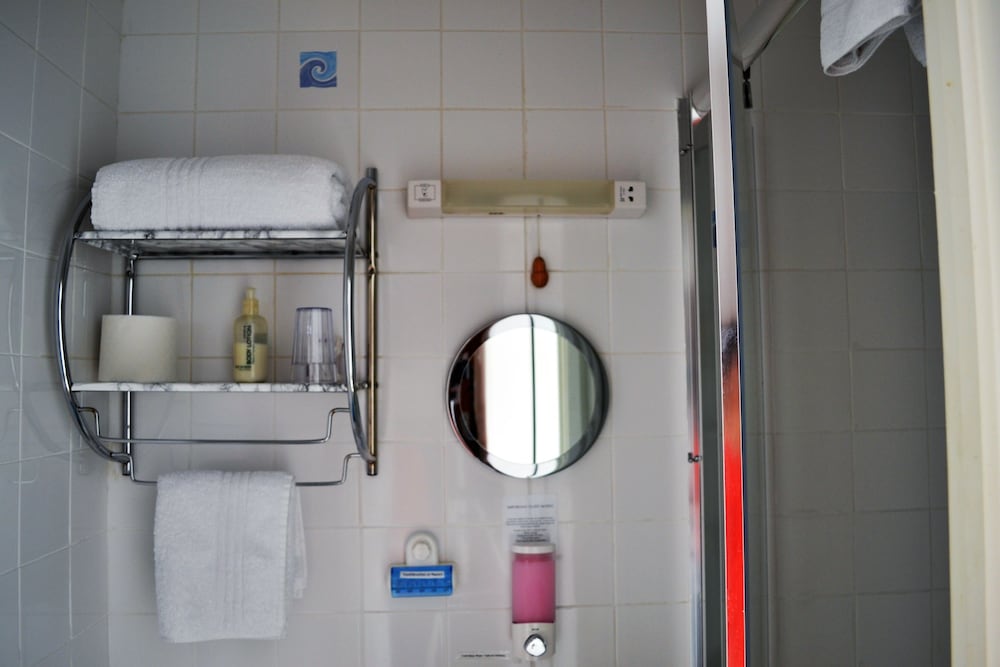 Carrington Guest House 50/50