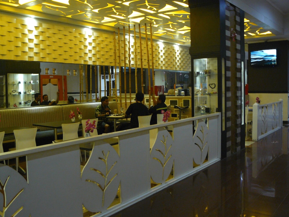 Hotel Oval Surabaya 28/28