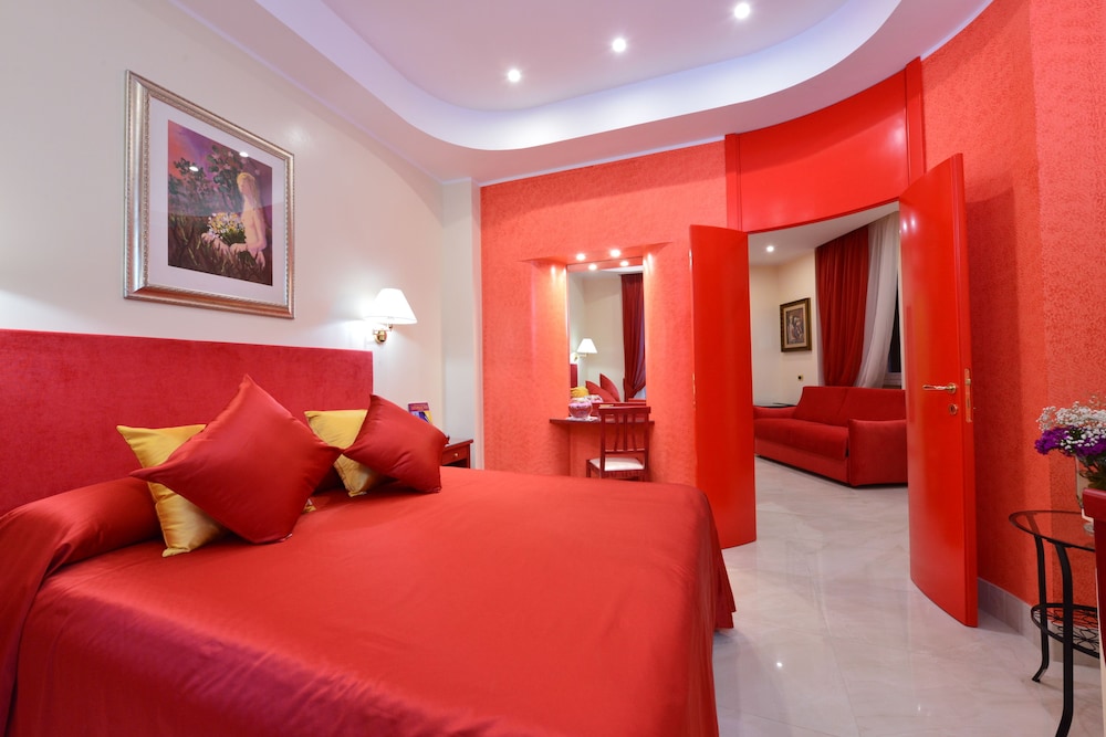 LUXURY, SUITE