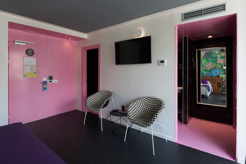 Amistat Island Hostel Ibiza 78/100