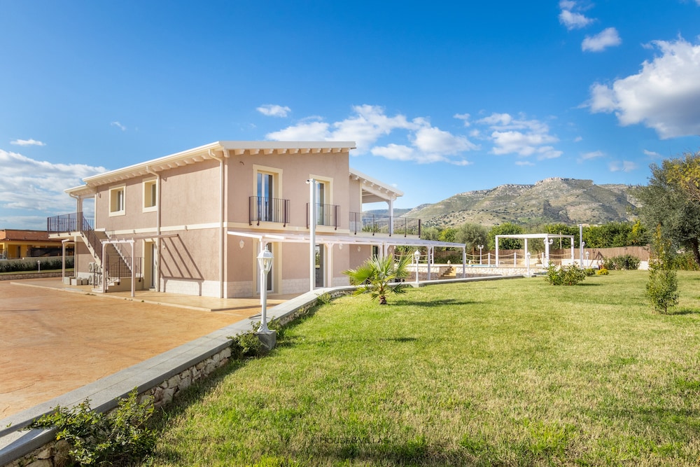 Tramonto Ibleo Resort 70/76
