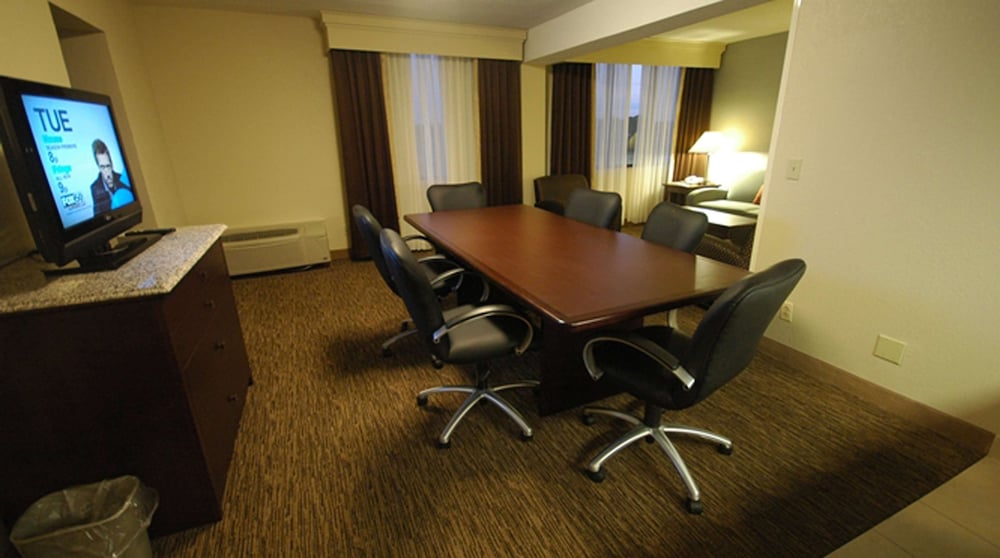 DoubleTree by Hilton Rocky Mount Hotel 41/44