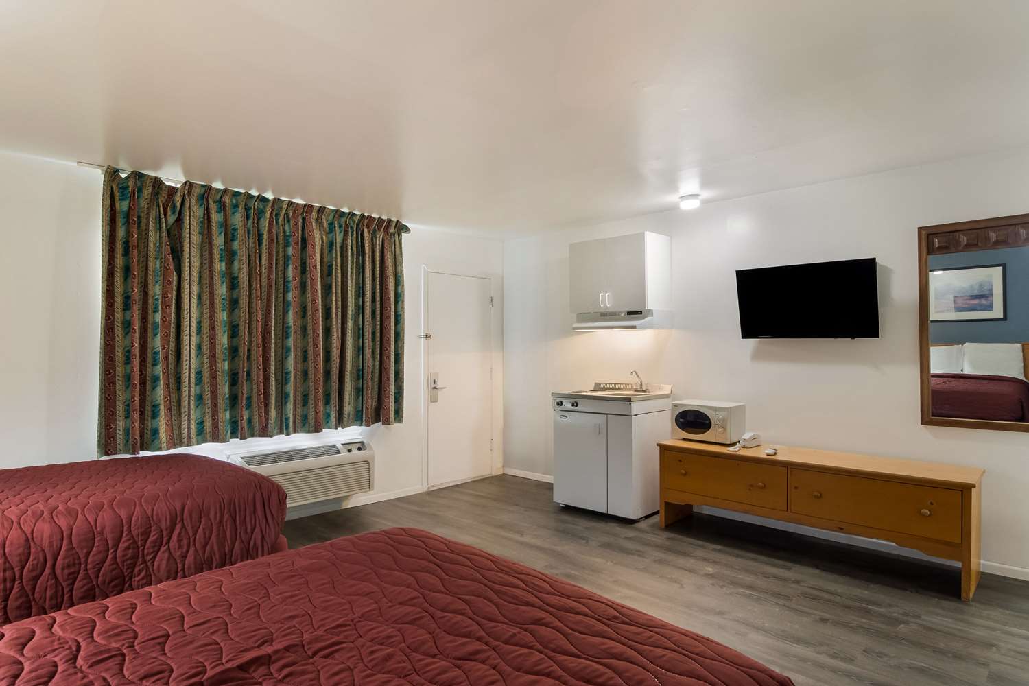 Rodeway Inn & Suites Sidney Historic Downtown I-80 13/25