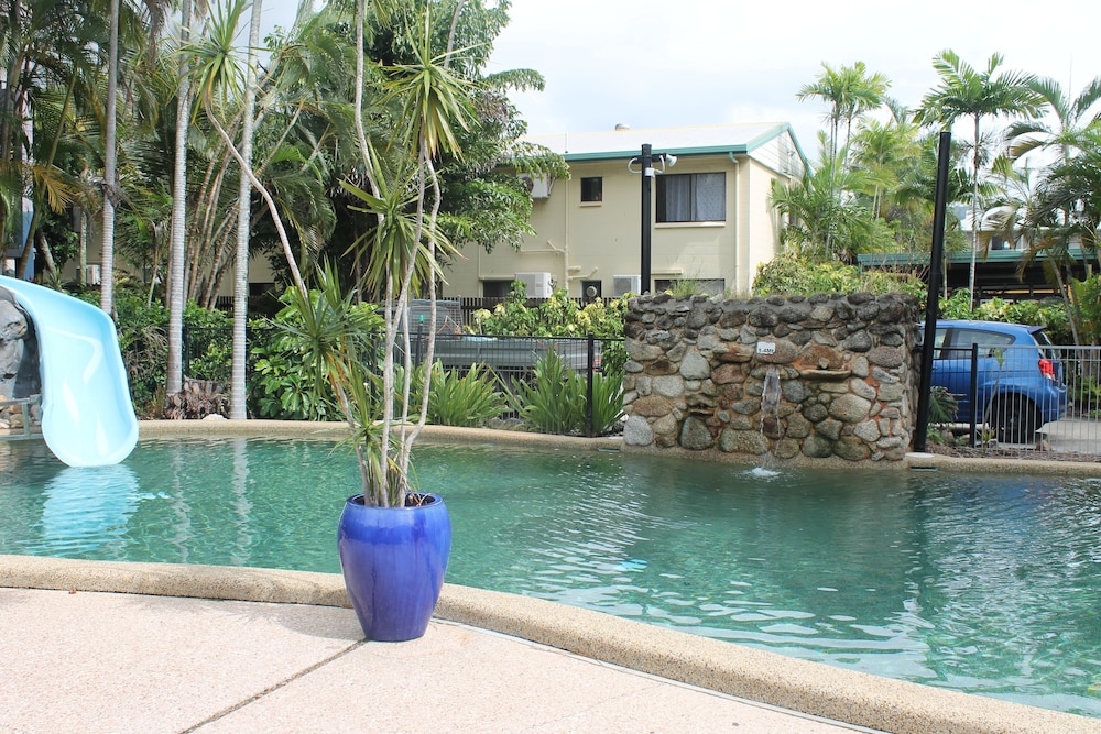 BOHEMIA RESORT CAIRNS 41/45