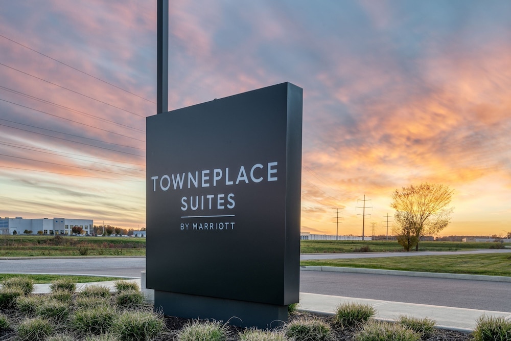 TownePlace Suites by Marriott Indianapolis Airport 2/63