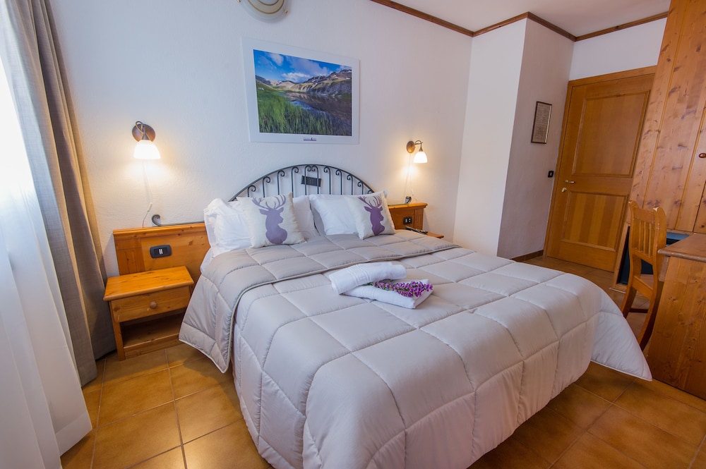 Hotel Iris 8/50