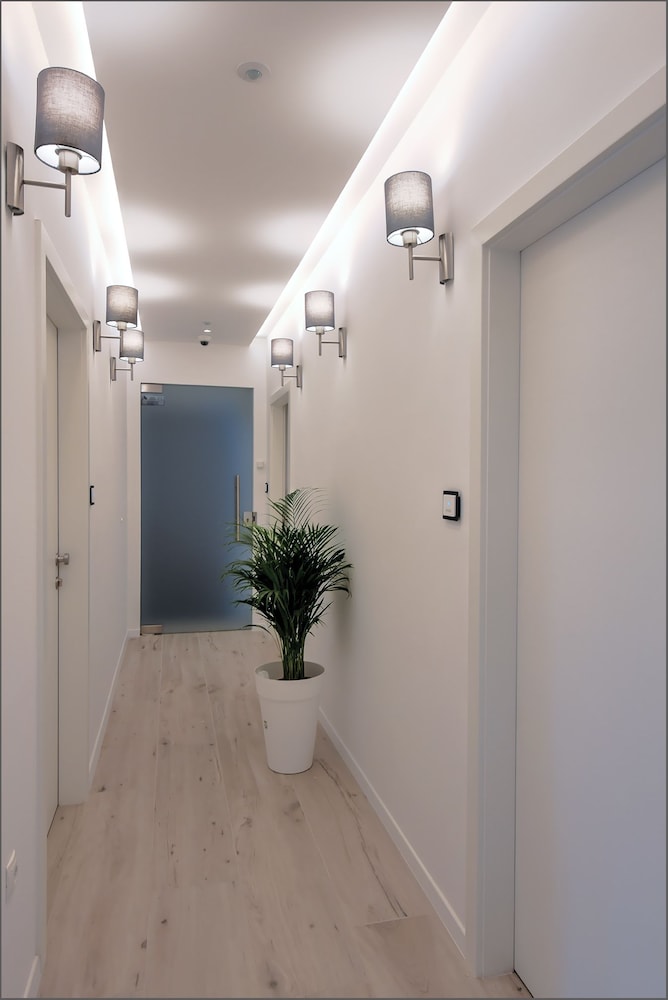 Via Porto Rooms 38/49