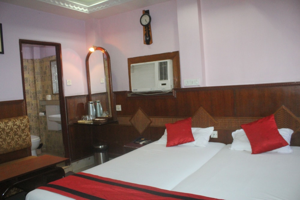 Hotel Heera 20/37