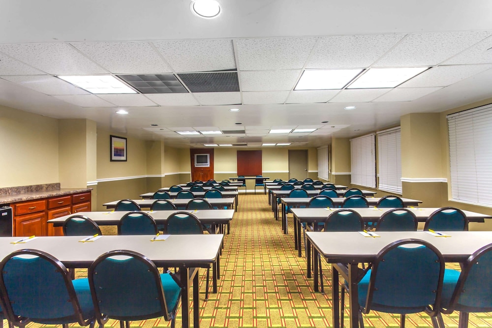 Days Inn by Wyndham Lebanon 27/35