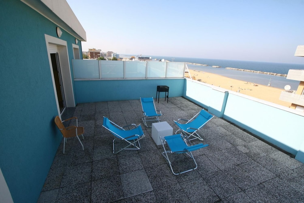 RESIDENCE BEACH PARADISE 36/40