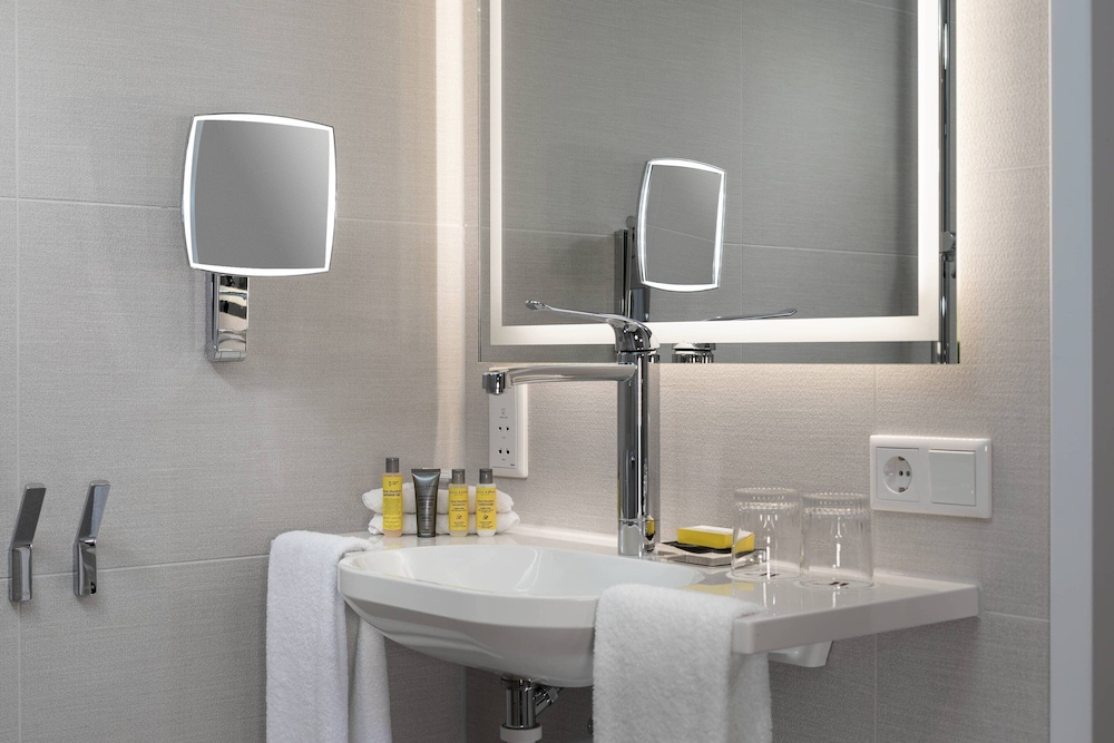 Frankfurt Airport Marriott Hotel 46/68
