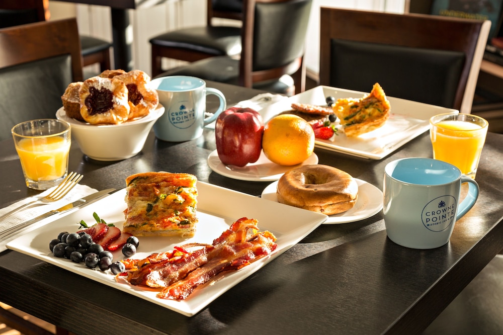 Crowne Pointe Historic Inn Spa 57/75
