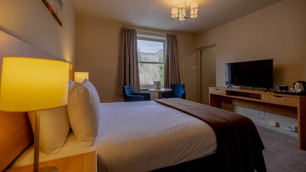 Tarbet Hotel 13/58