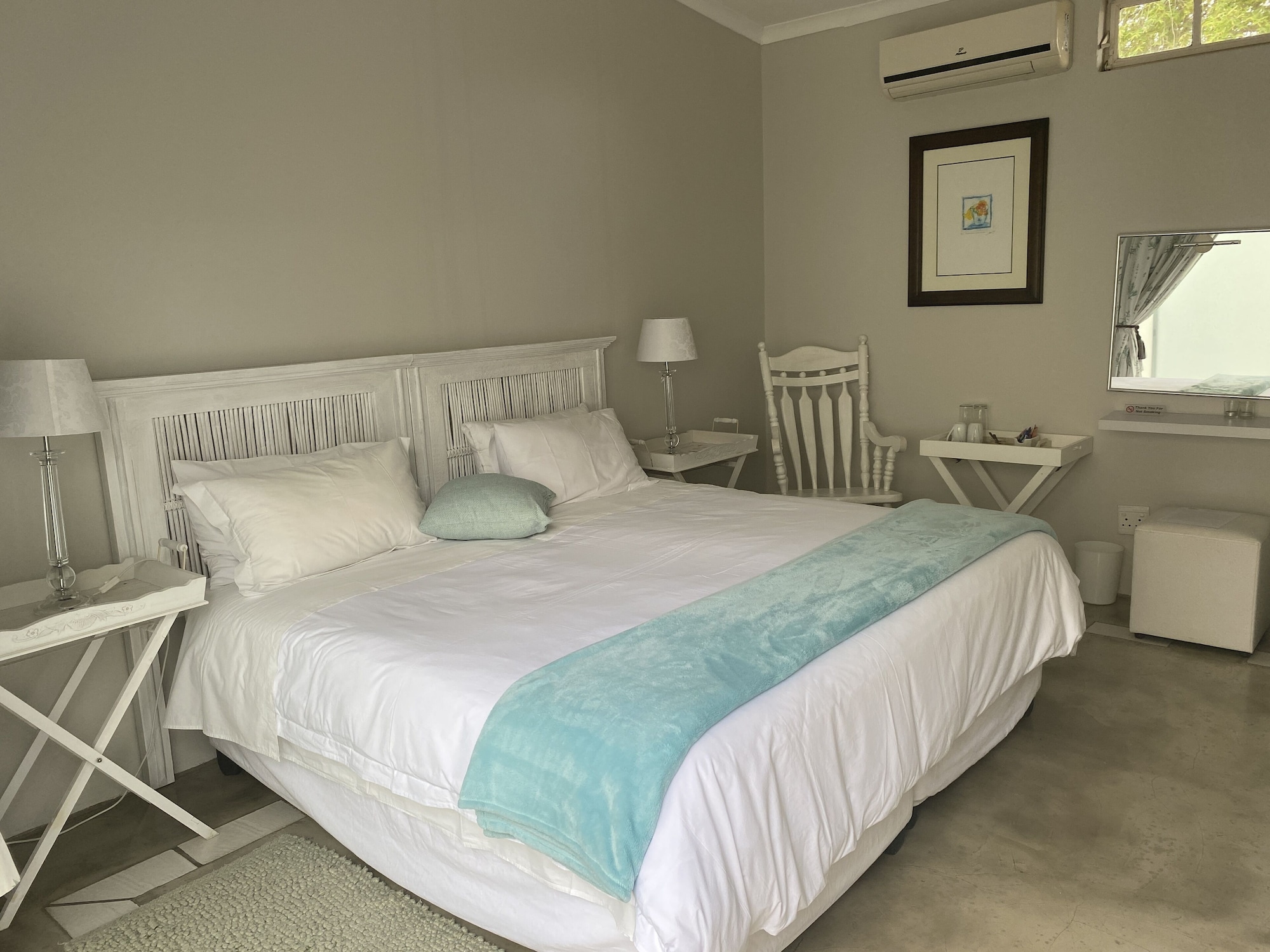 1 BEDROOM, COMFORT, TWIN BEDS