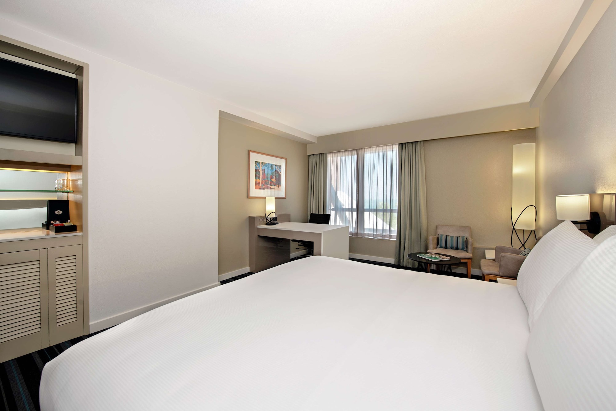 JUNIOR SUITE, KING BED