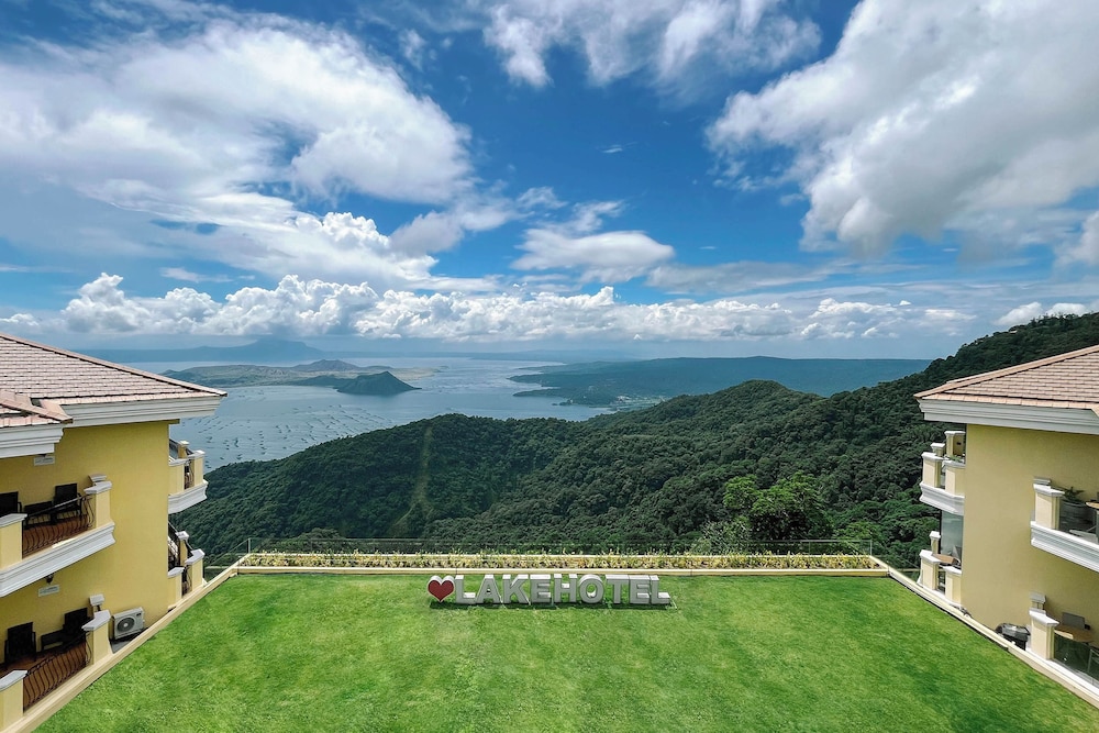 The Lake Hotel Tagaytay 40/44