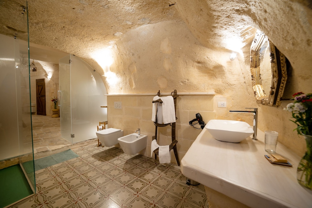 DELUXE, SUITE, HOT TUB