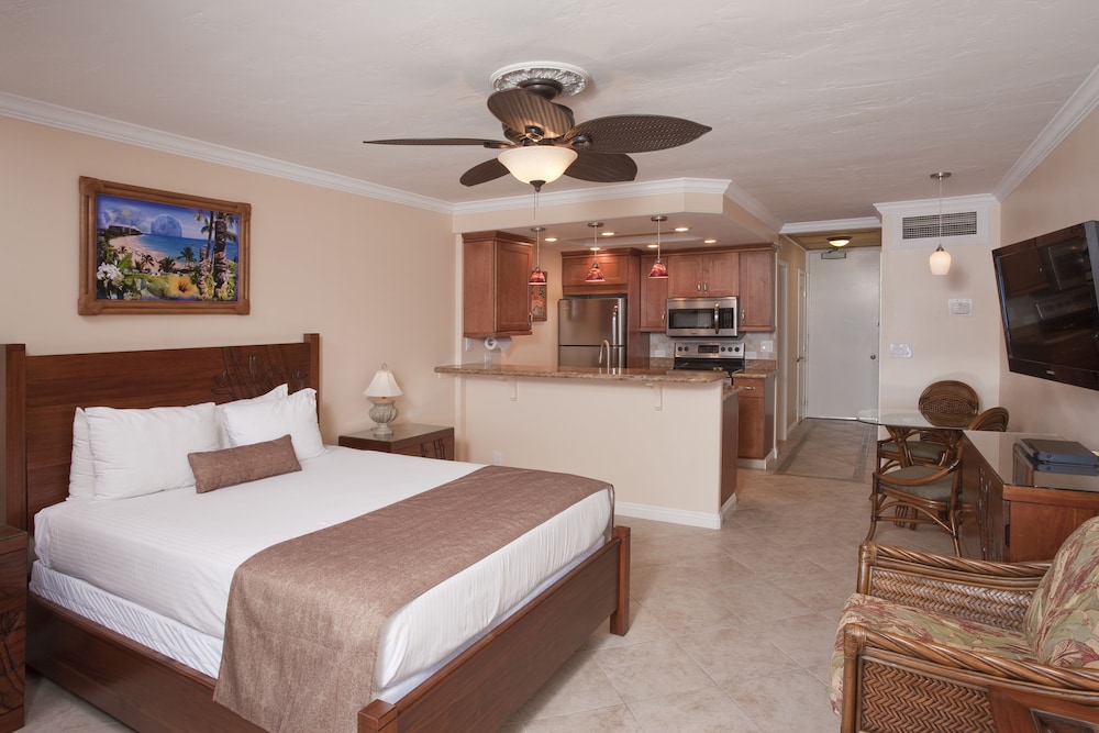 Lahaina Shores Beach Resort 7/57
