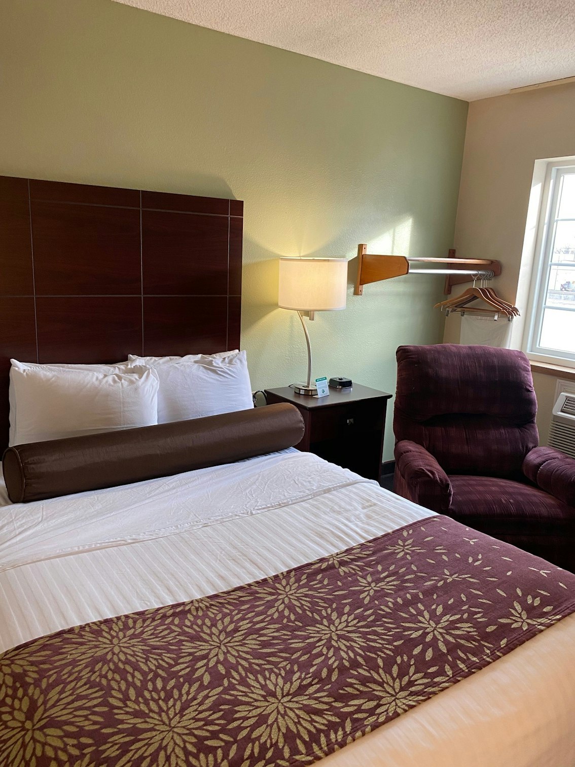 Boarders Inn and Suites Broken Bow 16/43