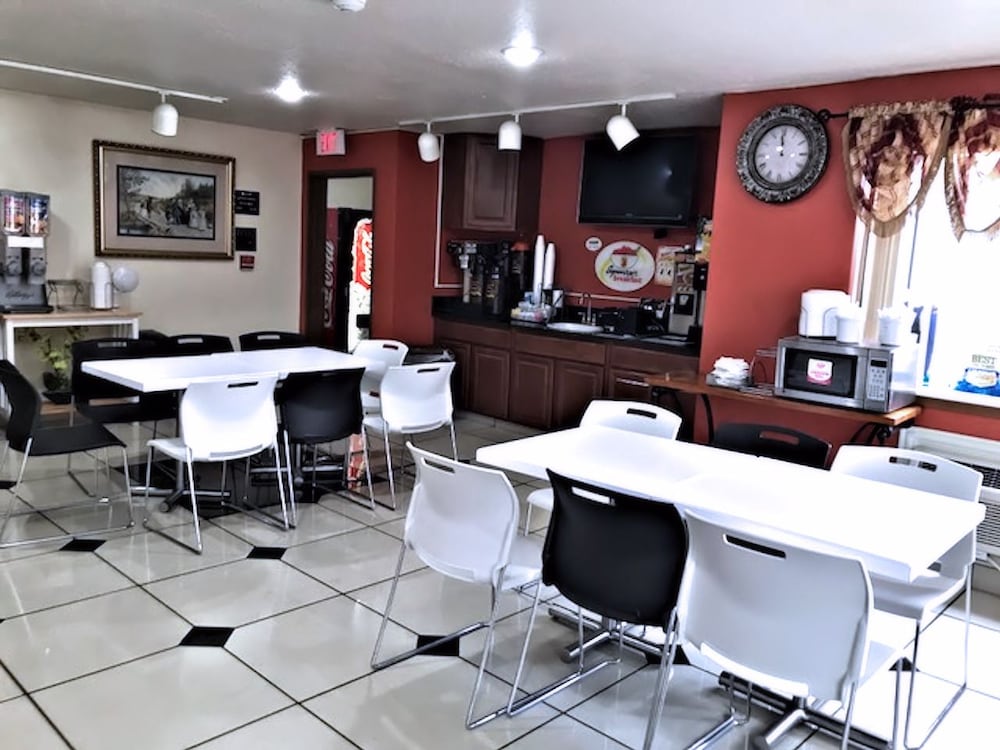 Super 8 by Wyndham Elizabethtown 47/61