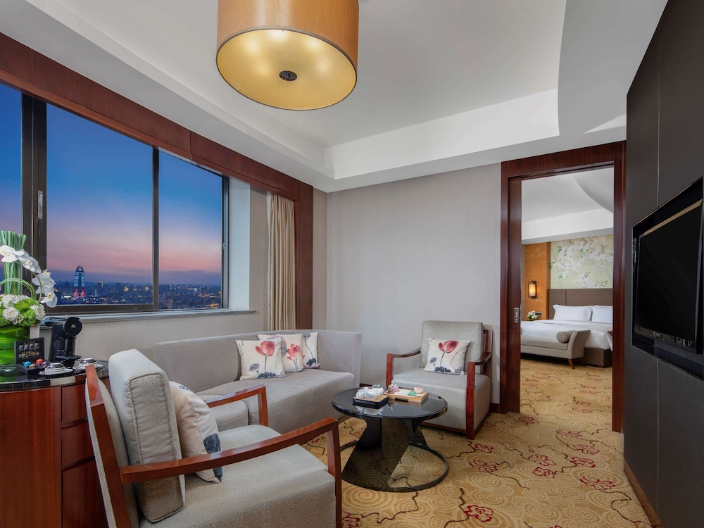 Enlux Hotel (Baotu Quanquan City Plaza) 43/59