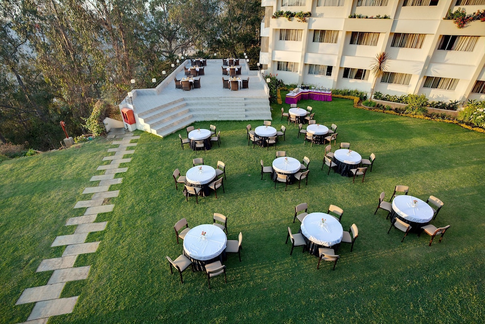Sinclairs Retreat Ooty 61/66