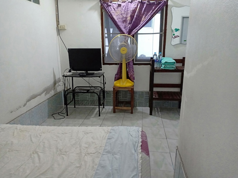 Miss Hong House 31/50