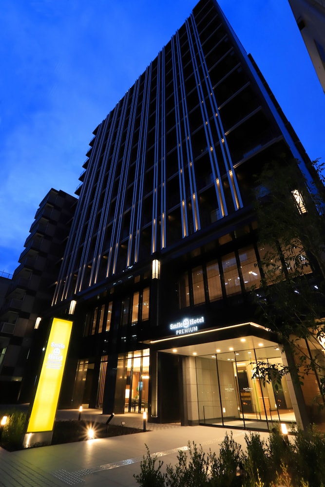 Smile Hotel Premium Osaka Hommachi in OSAKA