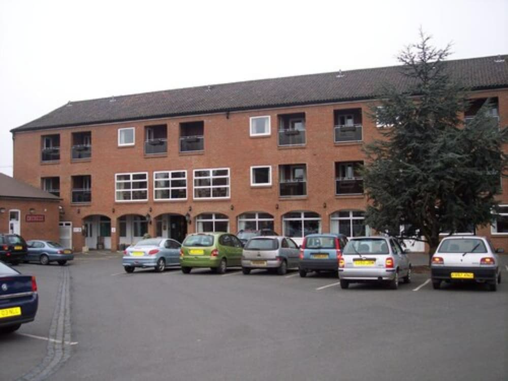 Oliver Cromwell Hotel 41/50