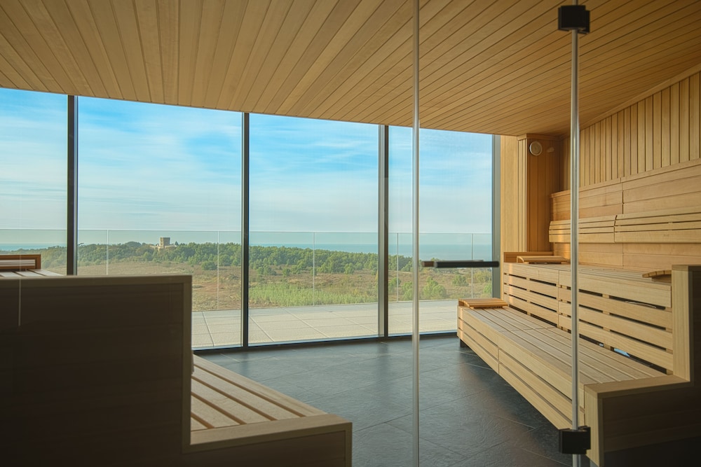 Petram Resort & Residences 33/68
