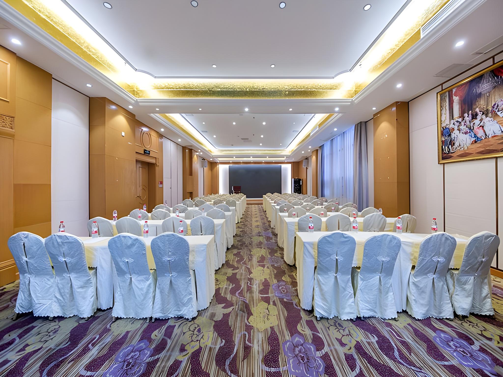 Venus International Hotel (Hankou North) 50/53