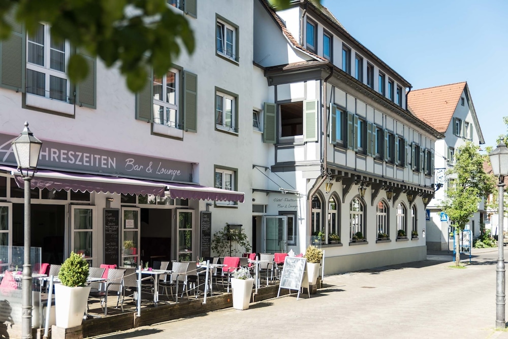 Flair Hotel Vier Jahreszeiten 61/67